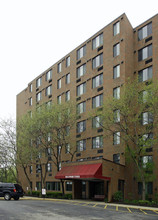 Beachpark Tower Apartments in Avon Lake, OH - Building Photo - Building Photo