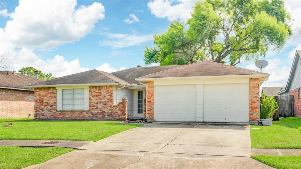 7202 Gettysburg Dr in Richmond, TX - Building Photo
