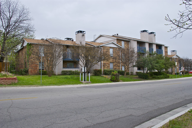 Lexington Apartments in Dallas, TX - Building Photo - Building Photo