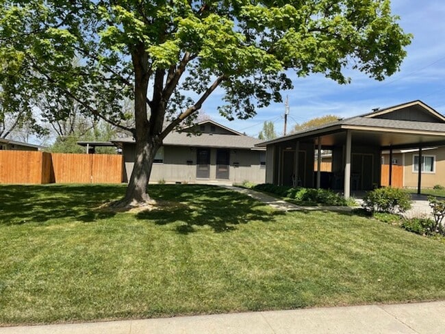 property at 4822 W Bethel St