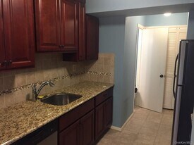 2805 Whispering Hills Dr in Chester, NY - Building Photo
