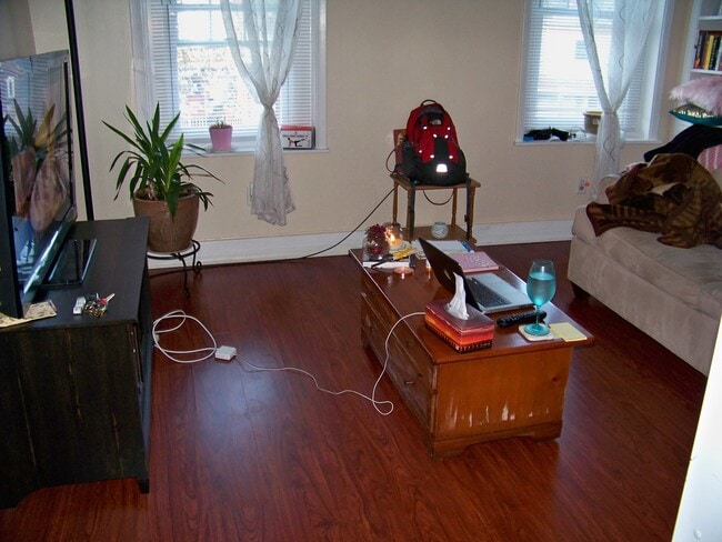 5815 Alder St, Unit 2 in Pittsburgh, PA - Foto de edificio - Building Photo