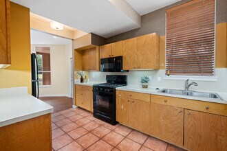 112 Forest Hls in Rockport, TX - Building Photo - Building Photo