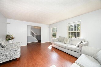 5084 Francisvalley Ct in Cincinnati, OH - Building Photo - Building Photo