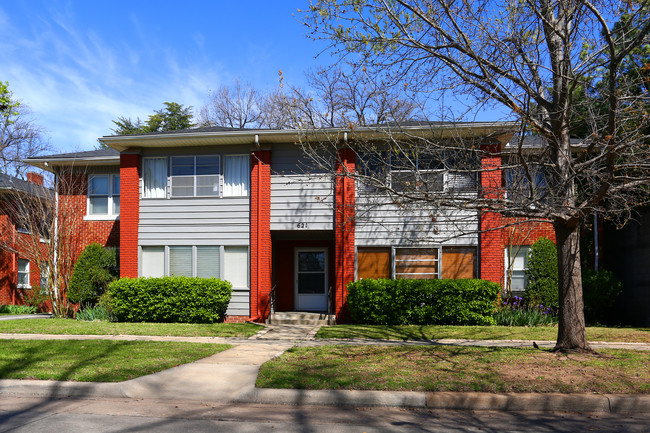 643 Chautauqua Ave in Norman, OK - Building Photo - Building Photo