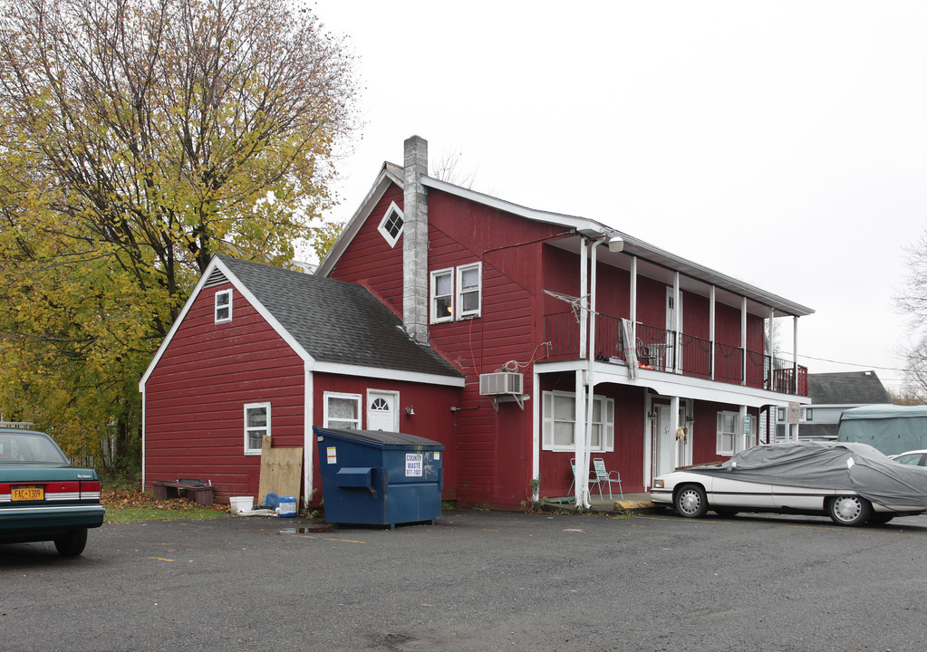 5 Malden St in Nassau, NY - Foto de edificio