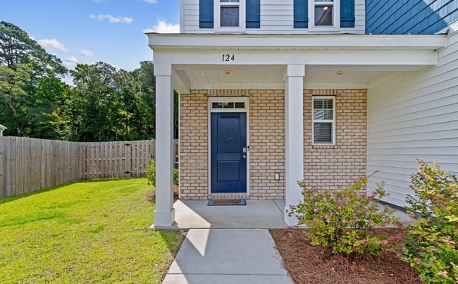 124 Sir Clyde Rd in Wilmington, NC - Building Photo - Building Photo