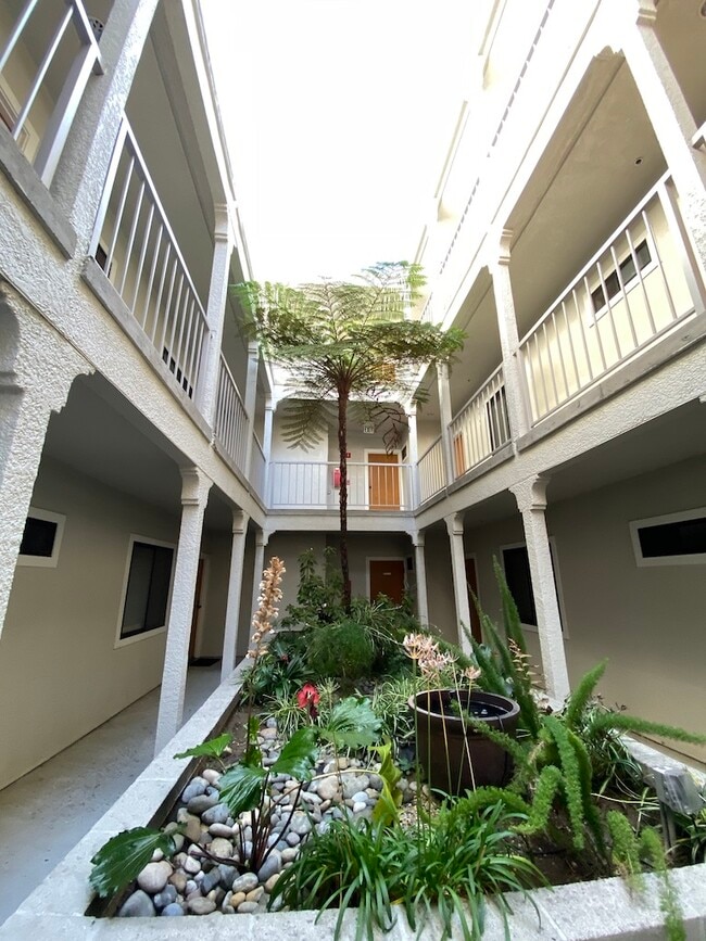 615 Ansel Rd in Burlingame, CA - Building Photo - Building Photo
