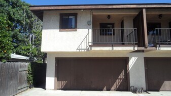 157-161 S Clark St in Orange, CA - Building Photo