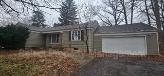 7610 W Jefferson Blvd in Fort Wayne, IN - Building Photo