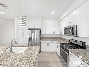 950 E Drapery Ln in Anaheim, CA - Building Photo - Building Photo