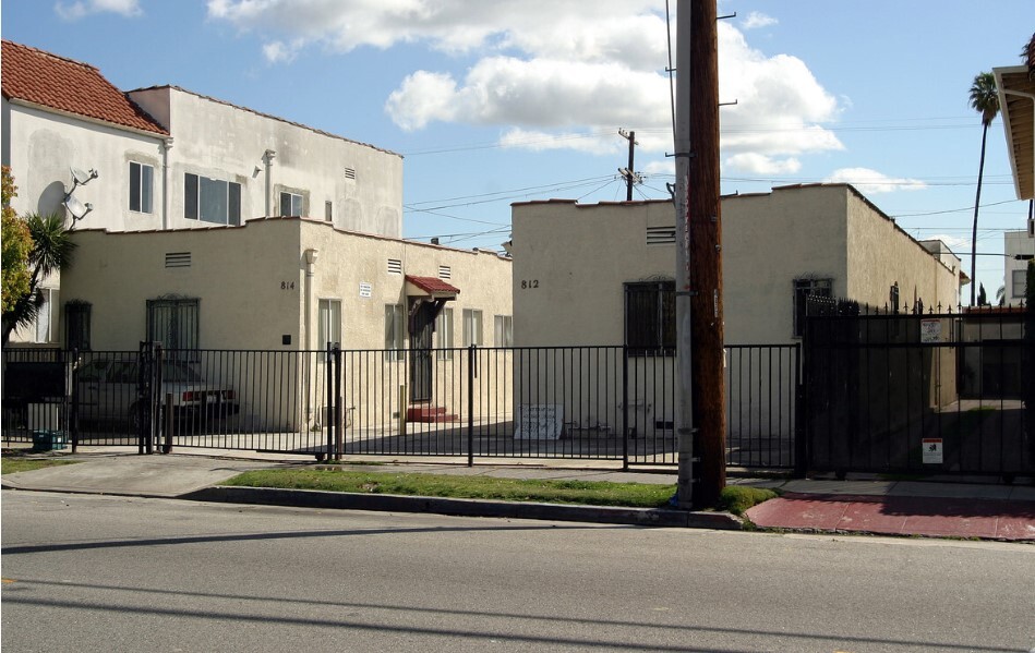 812 N Van Ness Ave in Los Angeles, CA - Building Photo