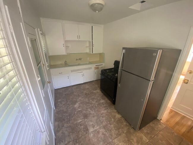 2462 S Centinela Ave, Unit 2462 South Centinela Ave in Los Angeles, CA - Building Photo - Building Photo