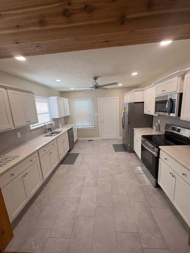 2046 W Hudson St in Peoria, IL - Building Photo - Building Photo