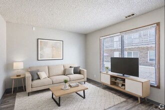 Residences on College Hill in Cedar Falls, IA - Foto de edificio - Building Photo