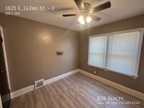 3820 E 142nd St in Cleveland, OH - Building Photo - Building Photo