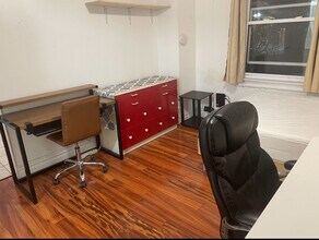 224 Morewood Ave, Unit 1- Summer Studio in Pittsburgh, PA - Building Photo - Building Photo