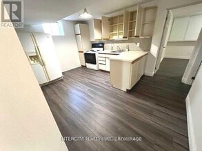 5 Browning Trail in Barrie, ON - Building Photo - Building Photo