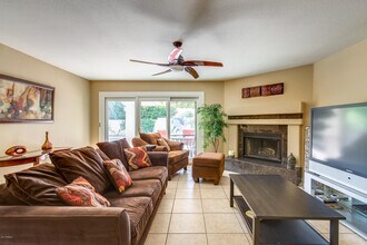 3345 E Woodland Dr in Phoenix, AZ - Building Photo - Building Photo
