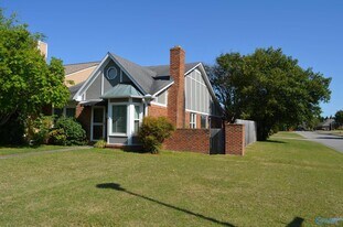 2136 Eastbrook SE in Decatur, AL - Building Photo