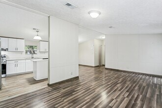 223 Ajax Dr NW in Fort Walton Beach, FL - Building Photo - Building Photo