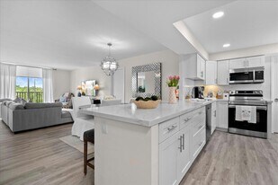 5301 NW 2nd Ave, Unit Ph-H in Boca Raton, FL - Building Photo