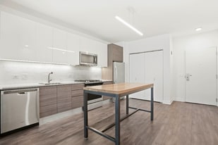 234 W Hubbard St in Chicago, IL - Building Photo