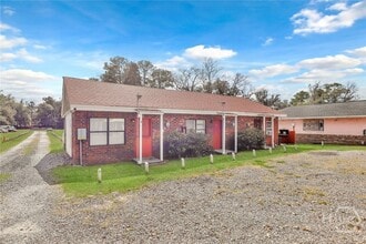 5013 Ogeechee Rd in Savannah, GA - Building Photo - Building Photo