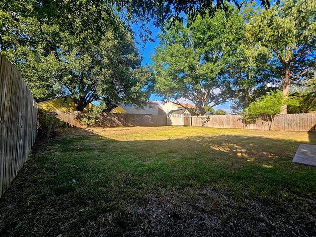 2626 Bennington Ct in Grand Prairie, TX - Foto de edificio - Building Photo