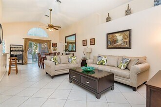 140 Paddock Ln in Greenacres, FL - Building Photo - Building Photo