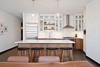 201 S 11th St in Minneapolis, MN - Building Photo - Building Photo