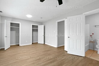 645 Dr W. J. Hodge St in Louisville, KY - Building Photo - Building Photo