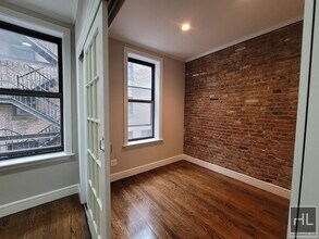 East 18th Street, Unit C4 in New York, NY - Foto de edificio - Building Photo