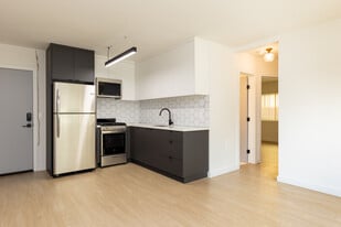 1811 Tamarind Apartments in Los Angeles, CA - Building Photo