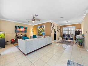 5009 SW 104th Ave in Cooper City, FL - Building Photo - Building Photo