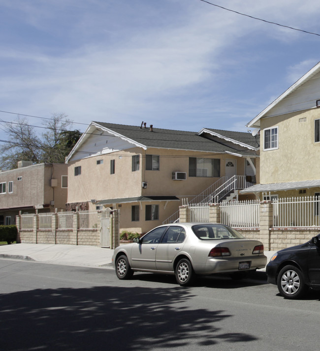 22717 14th St in Newhall, CA - Building Photo - Building Photo