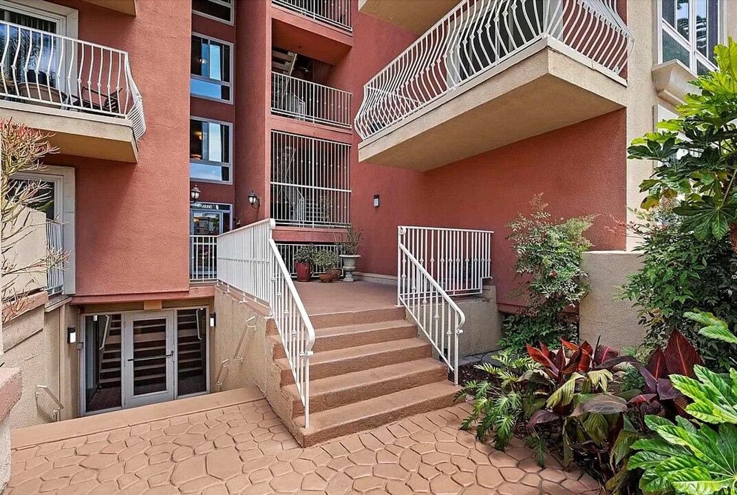 3939 Illinois St in San Diego, CA - Foto de edificio