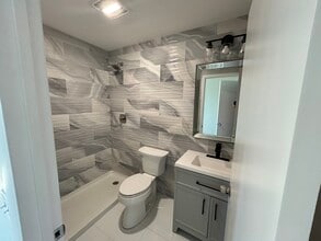 4725 W Fullerton Ave, Unit Studio in Chicago, IL - Building Photo - Building Photo