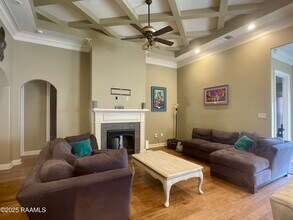 144 Heathwood Dr in Broussard, LA - Building Photo - Building Photo
