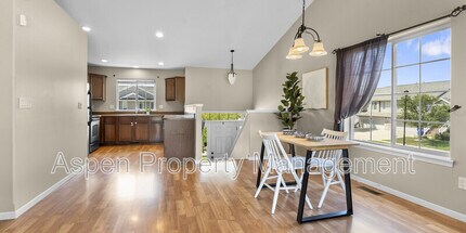 482 N Mckenzie Ln in North Liberty, IA - Building Photo - Building Photo