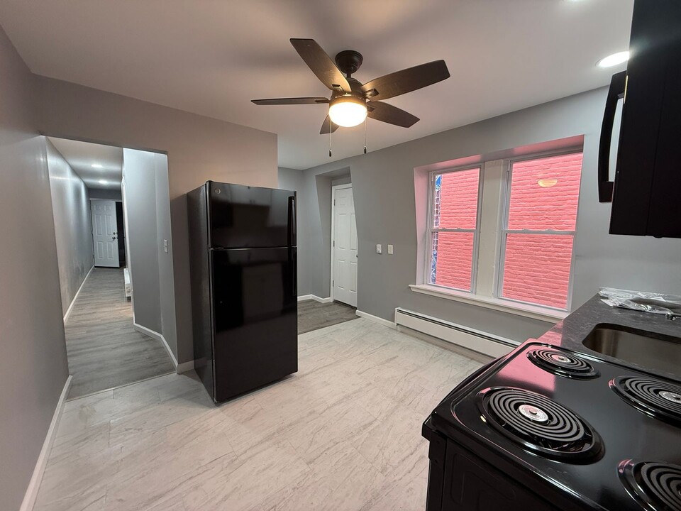 17 S 9th St-Unit -6 in Reading, PA - Building Photo