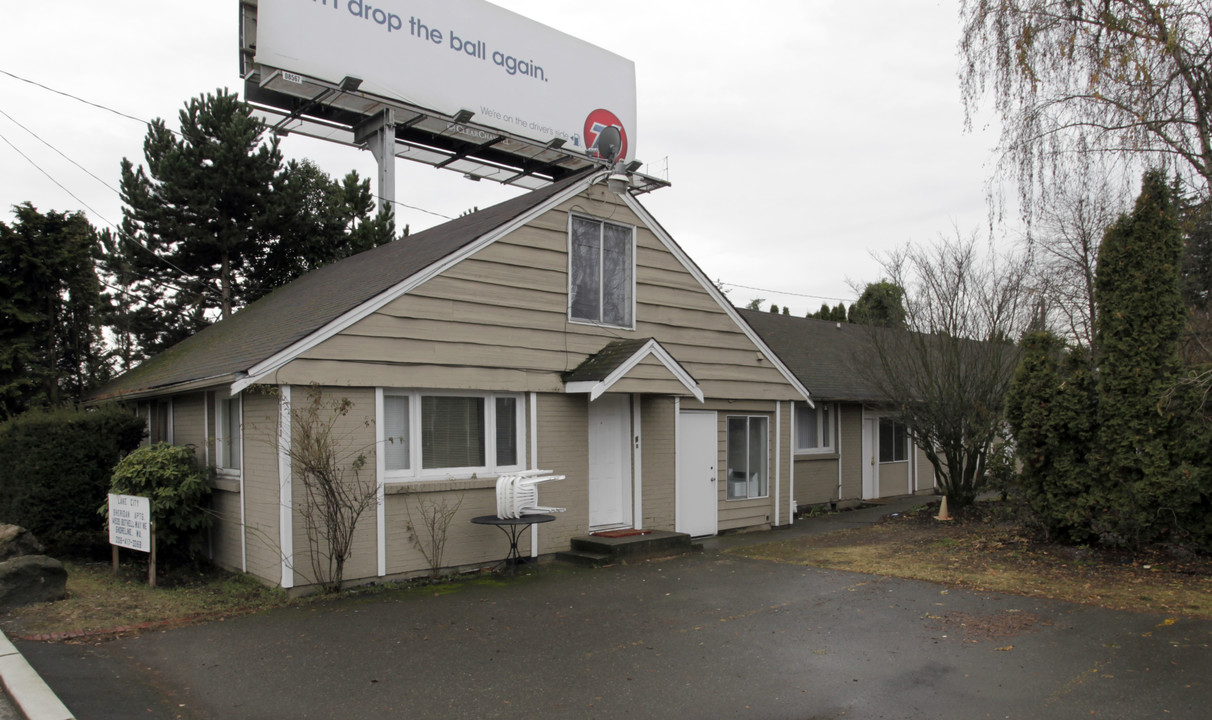 Lake City Sheridan Apartments in Seattle, WA - Building Photo