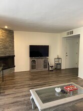 960 S Westgate Ave, Unit 107 in Los Angeles, CA - Building Photo - Building Photo