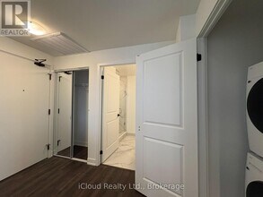 2075 Lakeshore Rd. in Burlington, ON - Building Photo - Building Photo