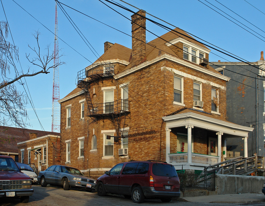 2319 Kenton St in Cincinnati, OH - Building Photo