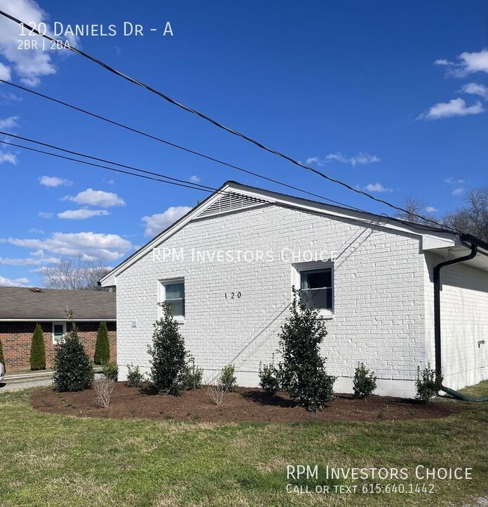 120 Daniels Dr in Franklin, TN - Building Photo