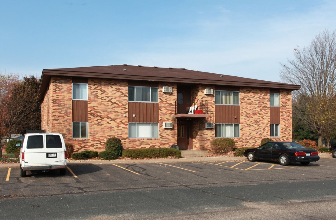 470 Monroe St in Prescott, WI - Foto de edificio