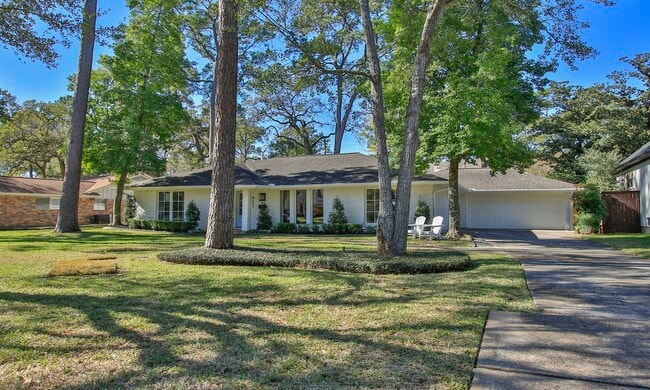 827 St George Ln in Houston, TX - Building Photo - Building Photo