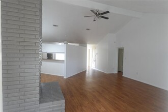 15903 Pfeiffer Dr in Houston, TX - Building Photo - Building Photo