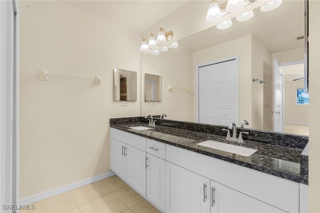3205 NW 4th Ave in Cape Coral, FL - Foto de edificio - Building Photo